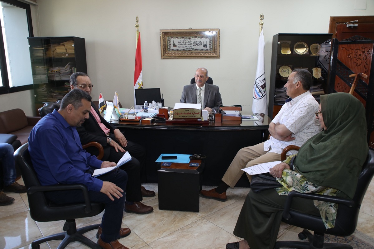 السكرتير العام يتابع تحصيل مستحقات الصرف المُغطى